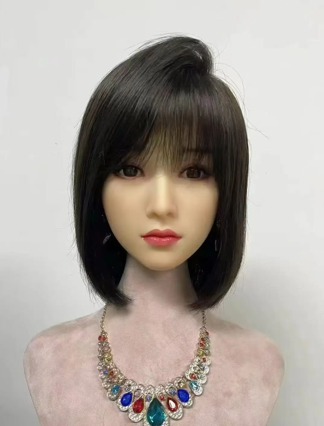 ナチュラルショートボブウィッグ 前髪あり 黒髪 フルウィッグ 人毛風